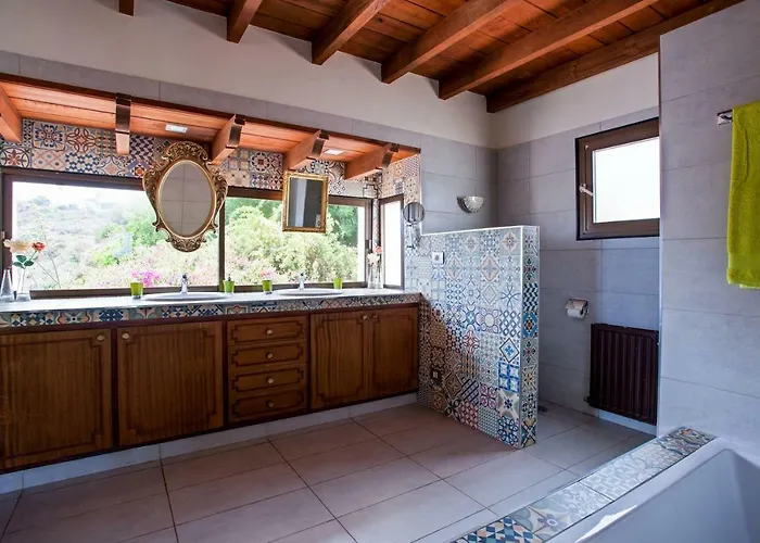 Casa Rocas Santa Ursula (Tenerife)