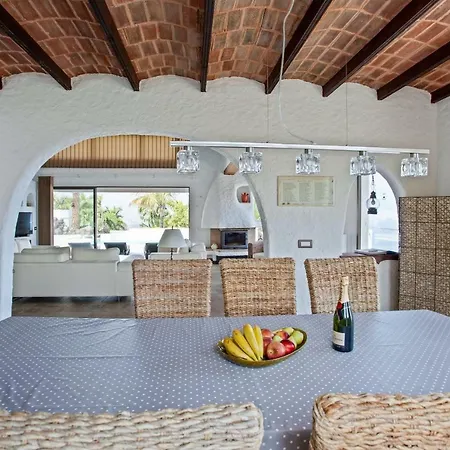 Vila Casa Rocas